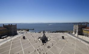 População em Portugal em 2022 aumentou graças a saldo migratório positivo