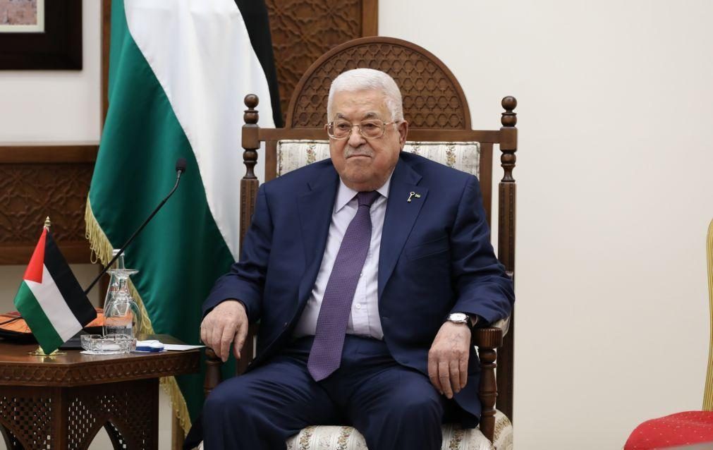 Israel: Mahmud Abbas pede a Biden que detenha 