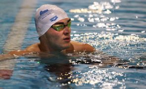 Diogo Ribeiro bate recorde nacional e está nas 'meias' dos Europeus de piscina curta