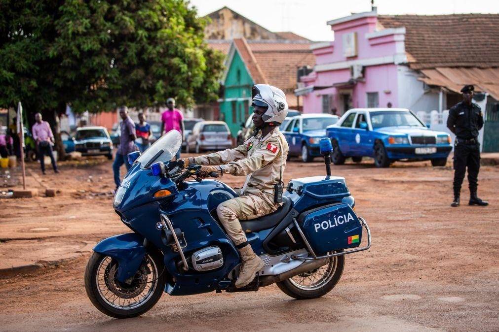 Jovens guineenses detidos em manifestação contra dissolução do parlamento