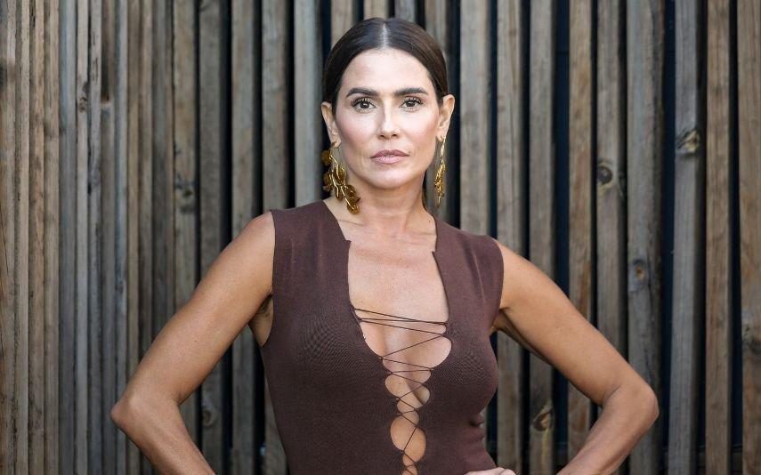 Deborah Secco Mostra-se nua... e nem Rita Pereira resistiu