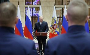 Putin acusa serviços secretos estrangeiros de desestabilizarem Rússia