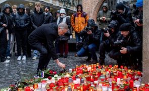 Polícia já identificou as 13 vítimas mortais do tiroteio na universidade de Praga