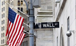 Wall Street encerra misto na última sessão antes do Natal