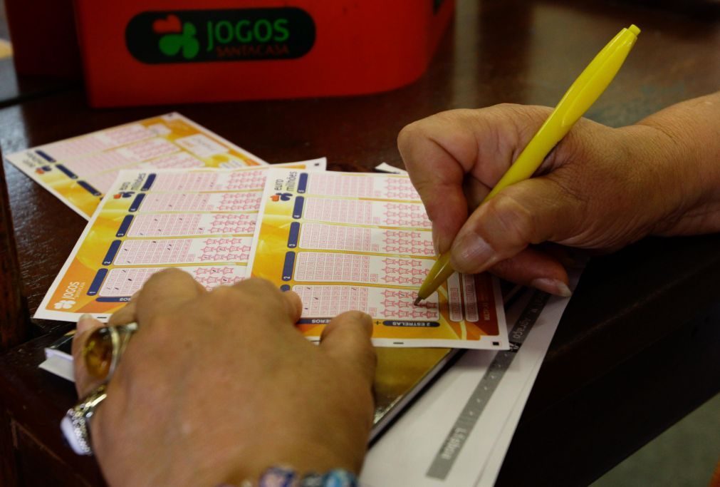 'Jackpot' de 55,6 ME e segundo prémio do Euromilhões saíram em Portugal