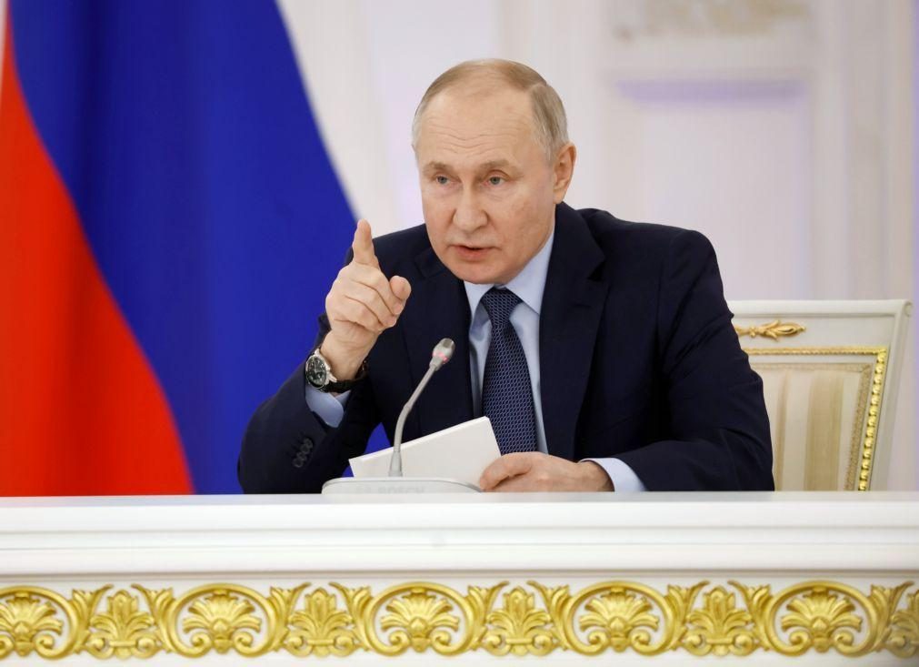 Putin garante em mensagem de Ano Novo que a Rússia nunca recuará