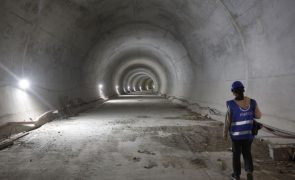 Concluído túnel do metro de Lisboa que liga futuras estações da Estrela e Santos