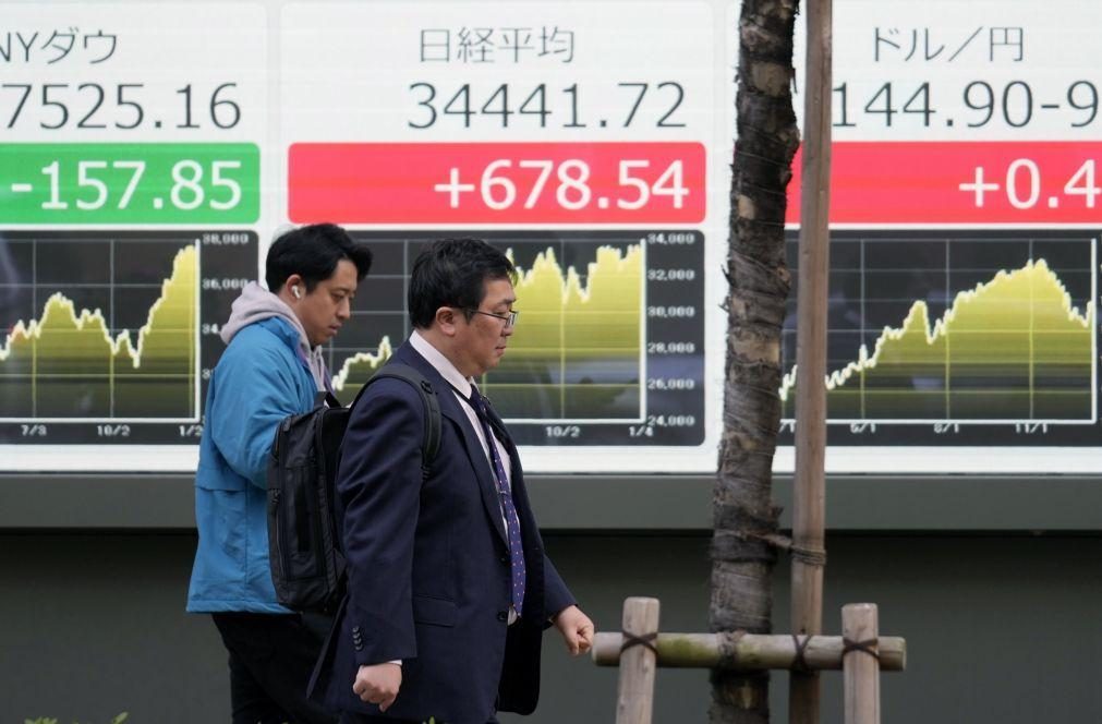 Bolsa de Tóquio fecha a ganhar 1,5%