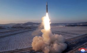 Pyongyang lança míssil balístico em direção ao mar, diz Seul e Tóquio