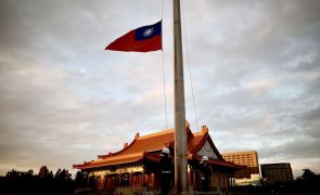 Taiwan deteta num dia 24 aviões militares chineses a sobrevoar a ilha