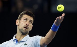Djokovic vence Mannarino e está nos quartos de final do Open da Austrália