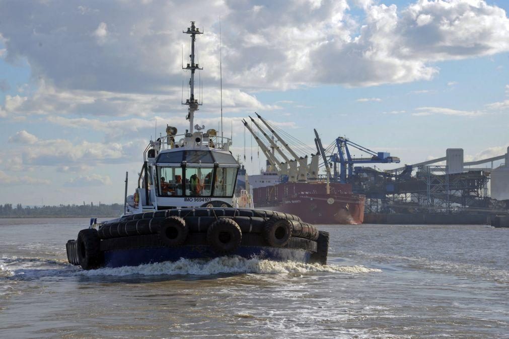 Marinheiros russos, ucranianos e lituanos retidos há oito meses no porto de Maputo
