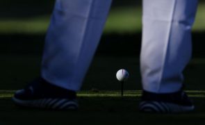 Golfista Melo Gouveia em último lugar no Dubai, Rory McIlroy revalida título