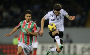 Vitória de Guimarães vence Estrela da Amadora e mantém-se a par do Braga