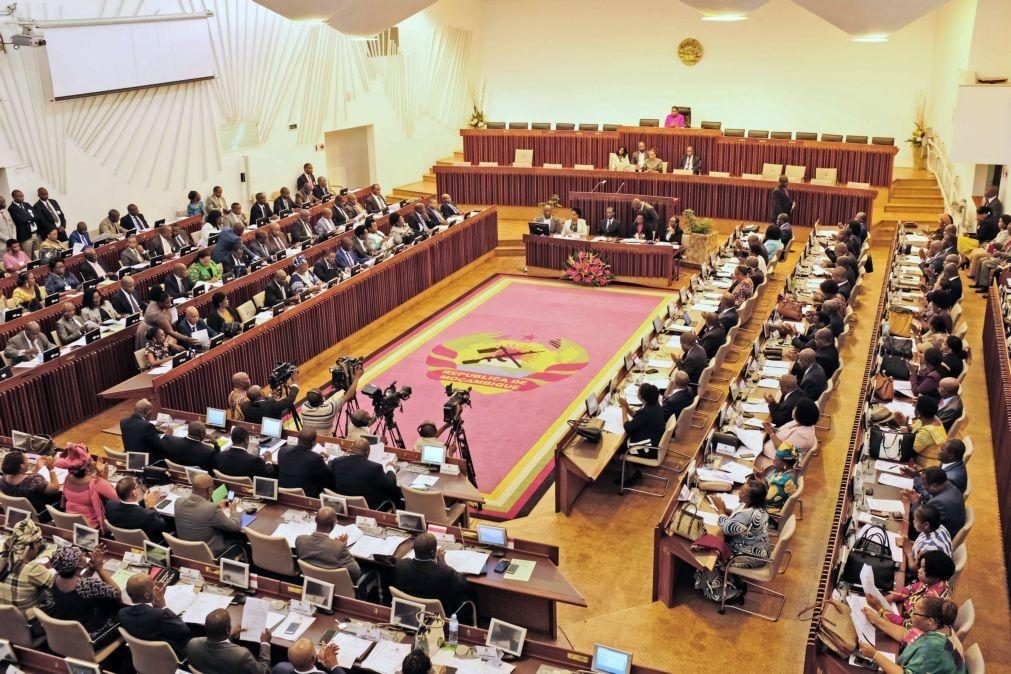 Parlamento moçambicano debate alteração às datas do recenseamento eleitoral
