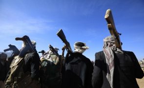 Iémen: Huthis pedem partida de funcionários britânicos e norte-americanos da ONU