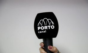 Equipa do Porto Canal agreedida em cobertura de concentração de trabalhadores