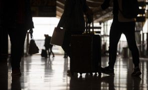 Espanha introduz vistos para escalas nos aeroportos face a pico de pedidos de asilo