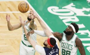 Neemias Queta marca quatro pontos na vitória dos Celtics frente aos Pelicans na NBA
