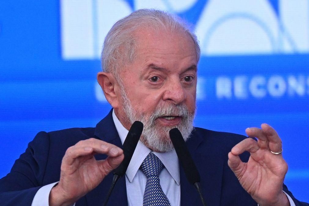Lula nega que investigação que envolve família de Bolsonaro seja perseguição política