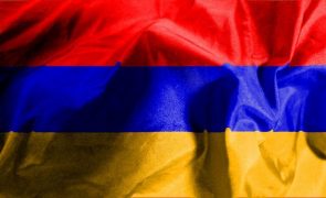 Arménia adere ao Tribunal Penal Internacional e a Rússia tomou como 