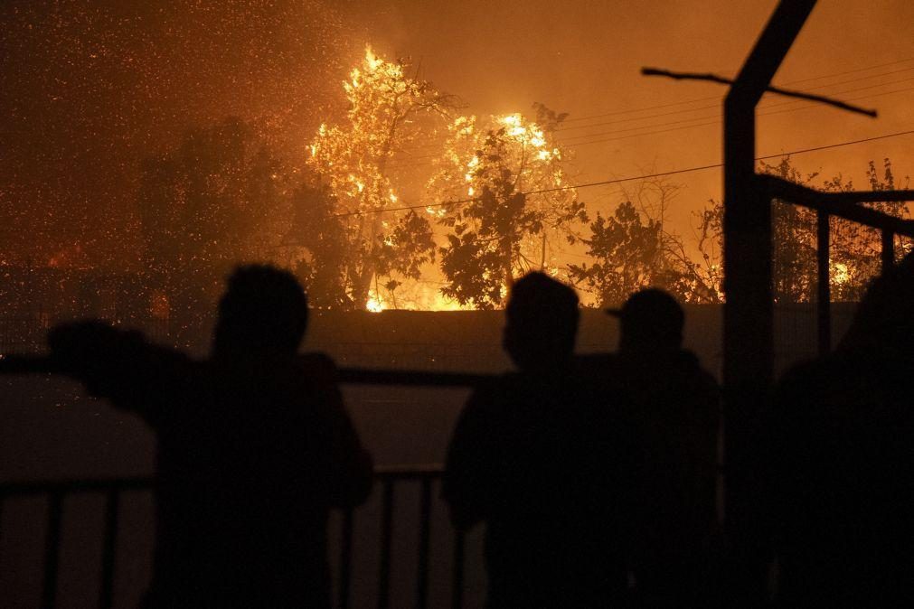 Chile impõe estado de exceção após dez mortos em incêndios florestais