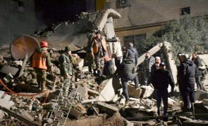 Ataque israelita na cidade síria de Homs faz 10 mortes