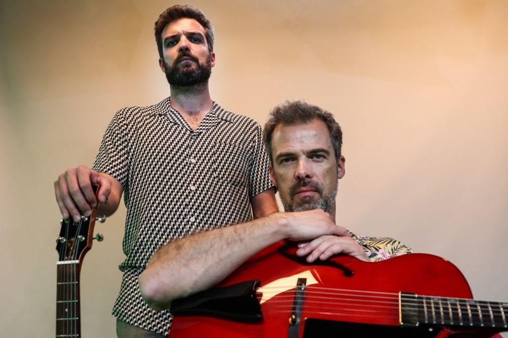Guitarristas Mano a Mano apresentam este mês em Lisboa livro-disco inspirado em Lourdes Castro