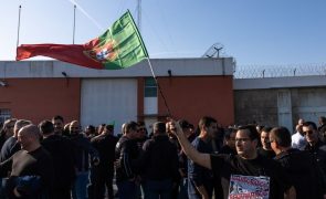 Guardas prisionais marcam nova greve às diligências
