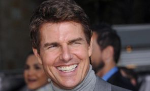 Tom Cruise - A prova que já assumiu a relação com socialite 25 anos mais nova