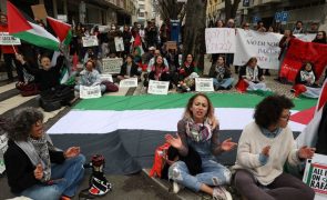 Manifestantes em Lisboa pedem corte de relações com Israel e expulsão do embaixador