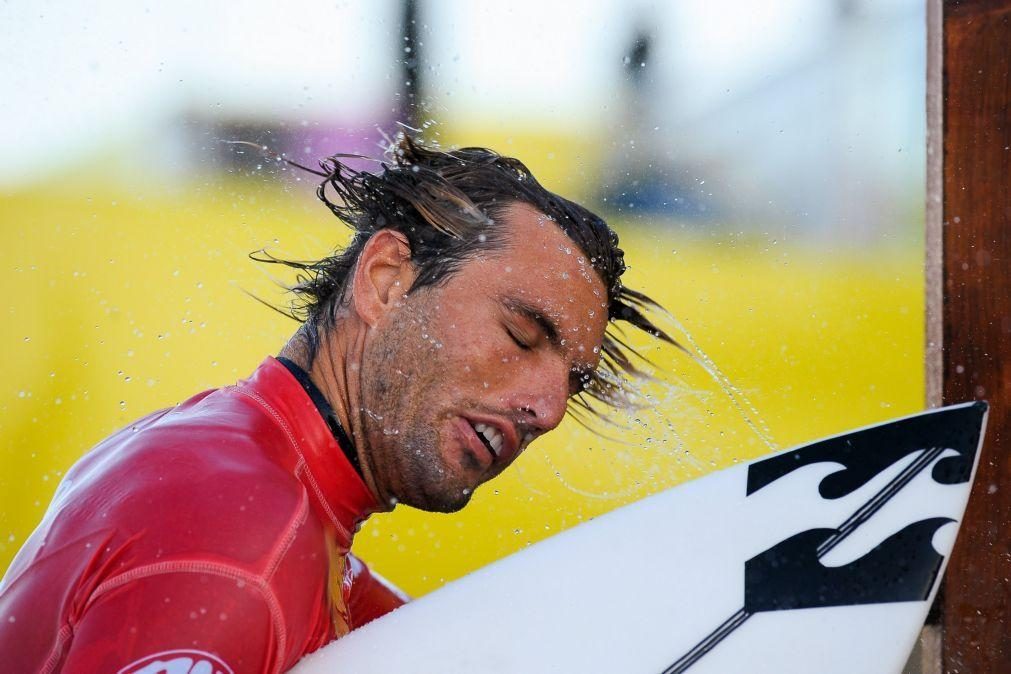 Surfista Frederico Morais avança em Sunset Beach após eliminar líder do ranking