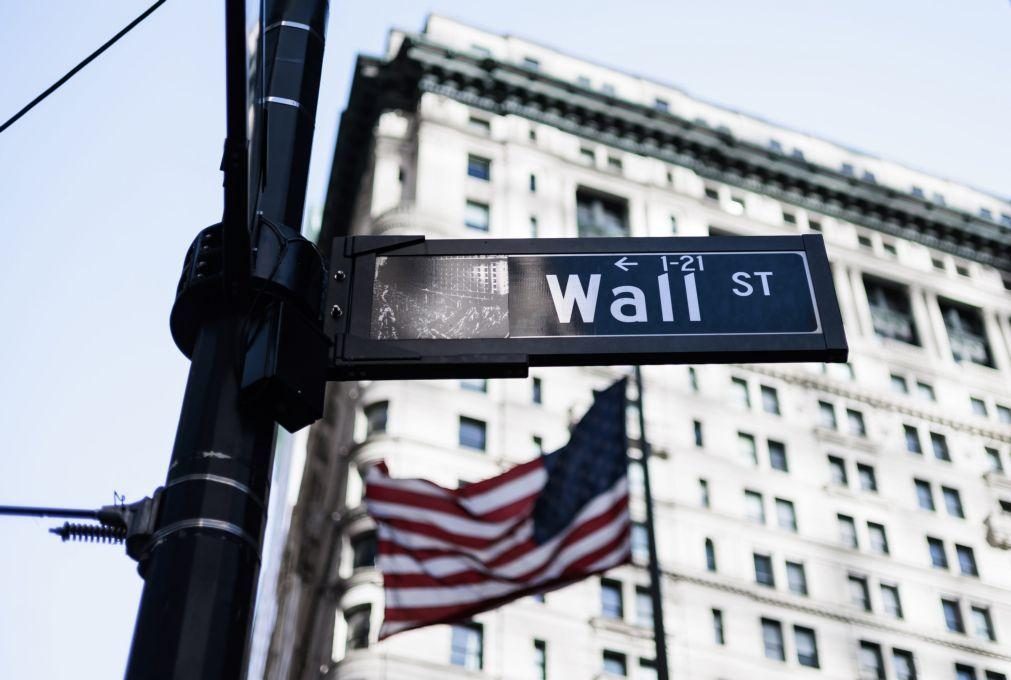 Wall Street fecha sem rumo mas com recordes do Dow Jones e S&P500
