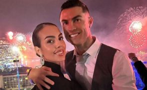 Georgina Rodriguez Surpreende e desfila 'com' Cristiano Ronaldo [vídeo]