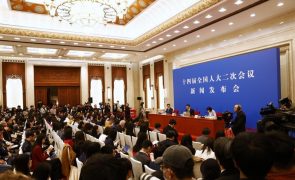 Legislativo chinês arranca com foco na economia, tecnologia e natalidade