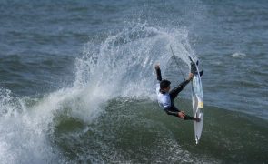 Surfista Joaquim Chaves relegado para as repescagens em Peniche