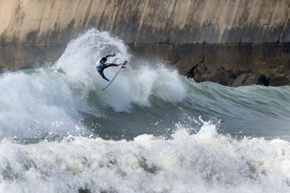 Joaquim Chaves eliminado na prova da elite mundial de surf em Peniche