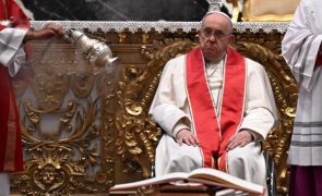 Papa pede a migrantes que não esqueçam a sua dignidade humana