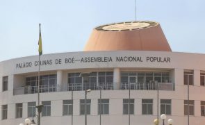 Parlamento da Guiné-Bissau reabre com restrições aos deputados