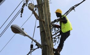 Moçambique ultrapassa cobertura de 50% de eletricidade no final de 2023