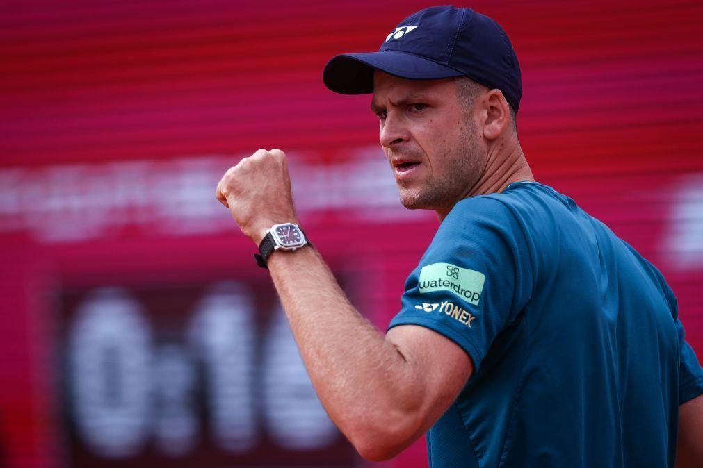 Estoril Open: Hurkacz derrota Martínez e conquista primeiro título em terra batida