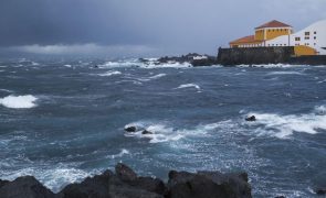 Grupos Ocidental e Central dos Açores com avisos amarelo por causa da chuva