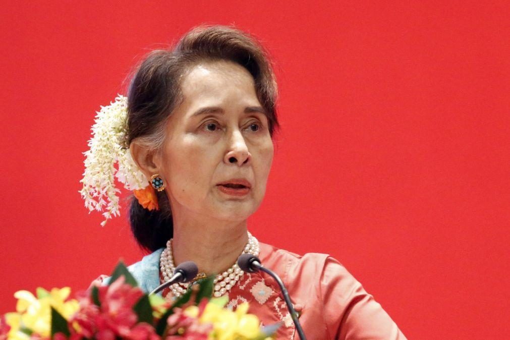 Aung San Suu Kyi transferida da prisão devido a onda de calor -- junta de Myanmar