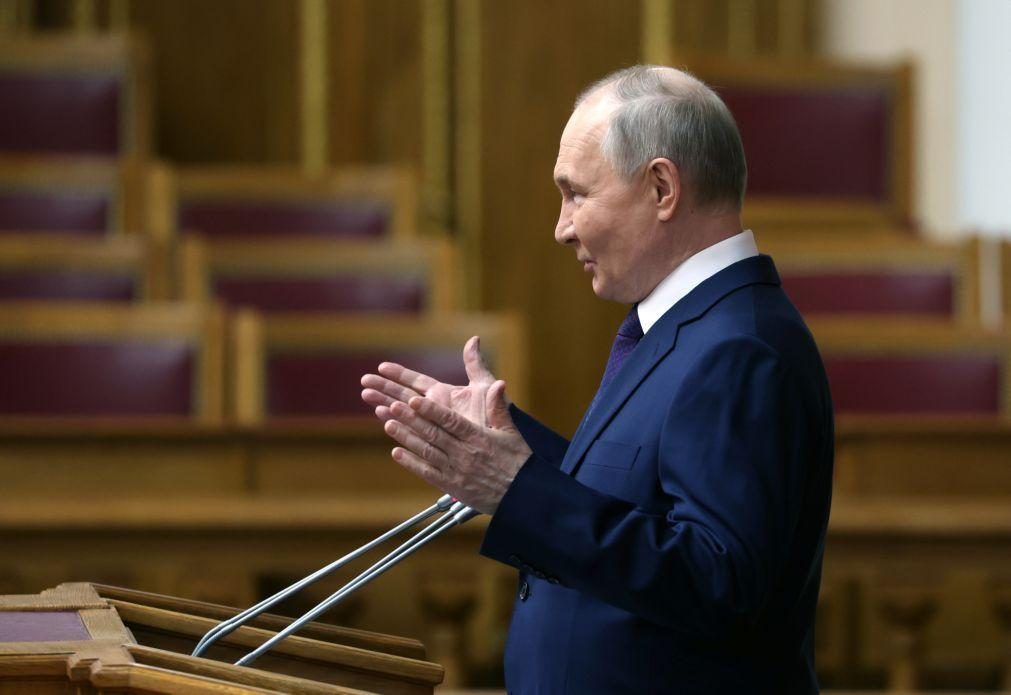 Putin estima crescimento económico russo superior a 3% em 2024