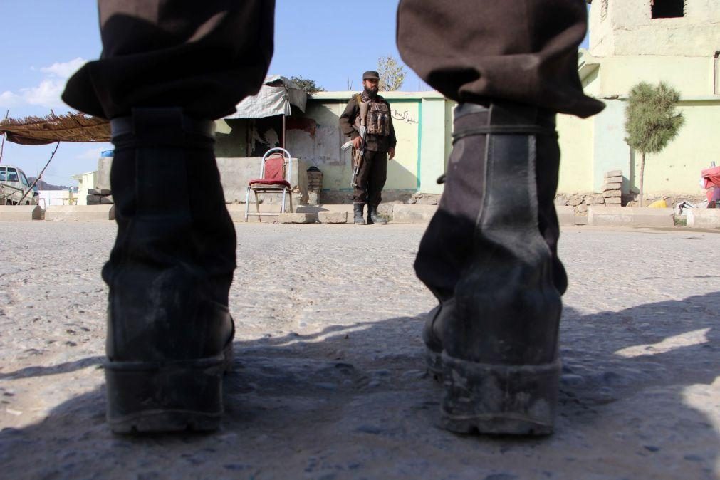 Pelo menos três mortos em atentado bombista no nordeste do Afeganistão