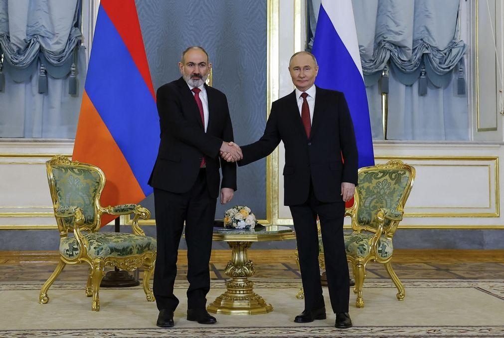 Militares russos vão continuar a garantir segurança de fronteiras arménias com Turquia e Irão