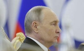 Putin assinala 10 anos dos referendos no Donbass e promete 
