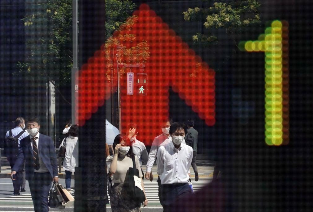 Bolsa de Tóquio fecha a ganhar 0,46%