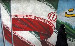Presidenciais no Irão marcadas para 28 de junho