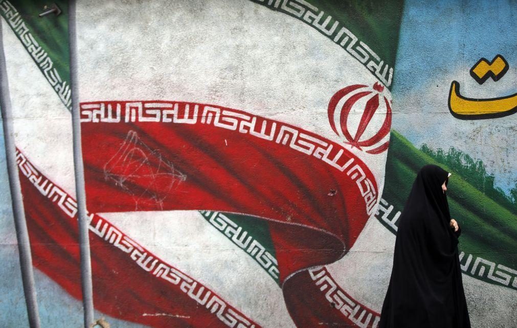 Presidenciais no Irão marcadas para 28 de junho